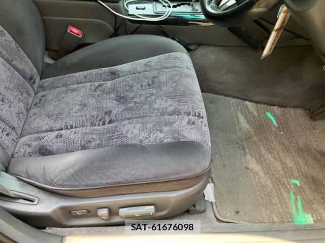 Toyota CROWN SEDAN 2000-07 8313875-11