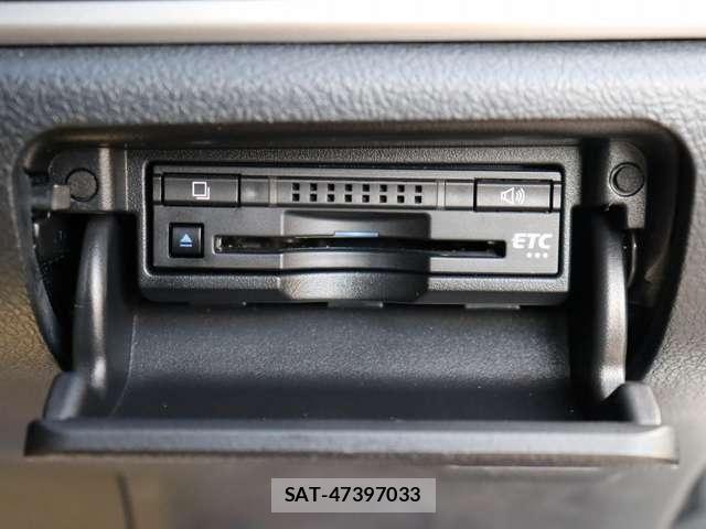 Toyota CROWN SEDAN 2015-12 8313871-16