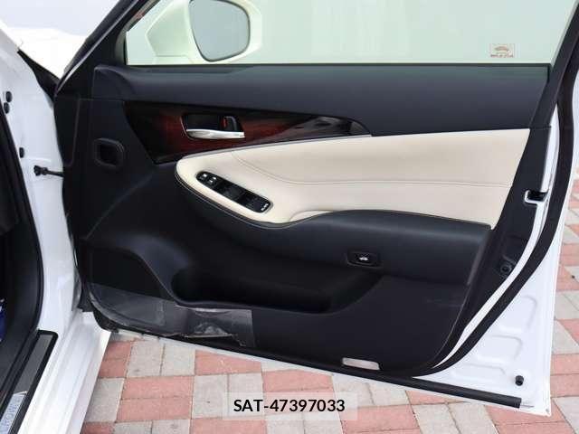 Toyota CROWN SEDAN 2015-12 8313871-22