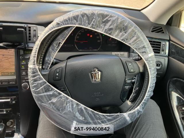 Toyota CROWN SEDAN 2004-02 8313901-17
