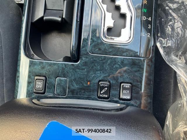 Toyota CROWN SEDAN 2004-02 8313901-19