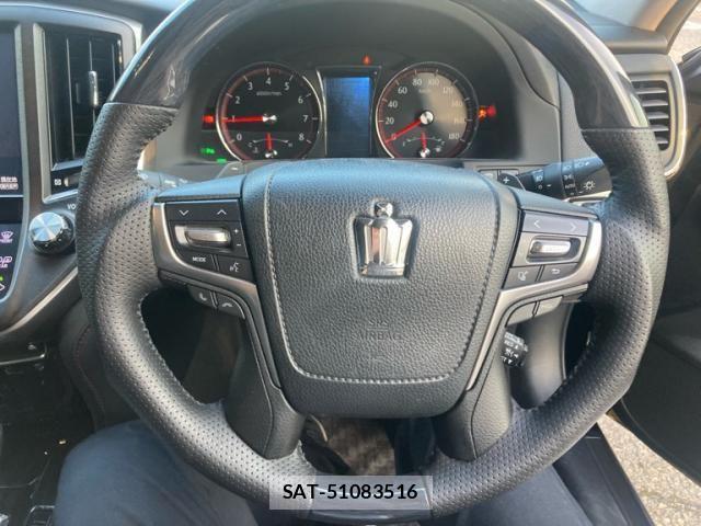 Toyota CROWN SEDAN 2016-06 8313872-15