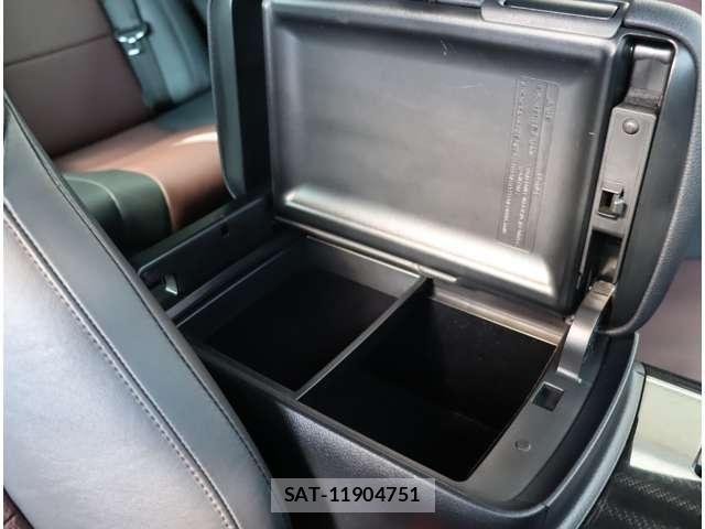 Toyota CROWN SEDAN 2015-06 8313869-15