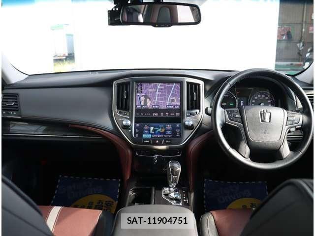 Toyota CROWN SEDAN 2015-06 8313869-1