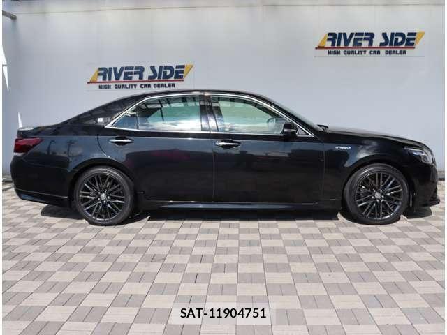 Toyota CROWN SEDAN 2015-06 8313869-3