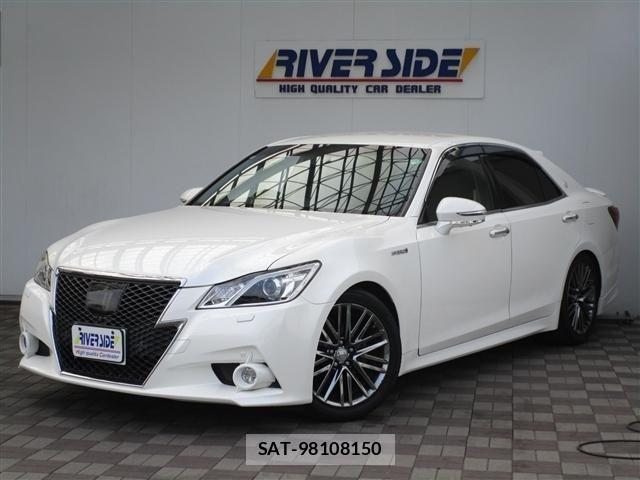 Toyota CROWN SEDAN 2013-08 8313873-0