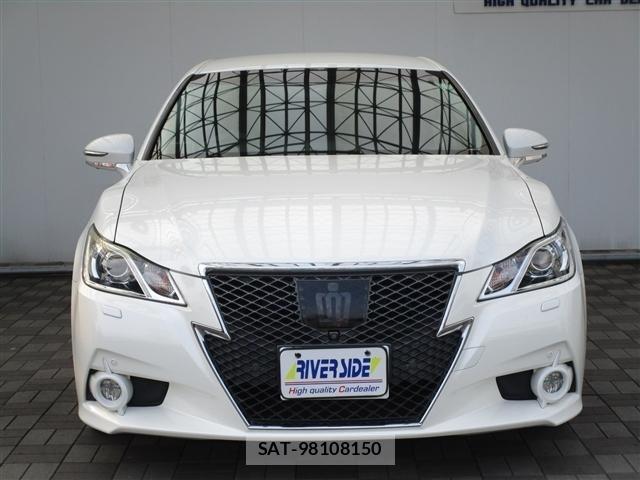 Toyota CROWN SEDAN 2013-08 8313873-20