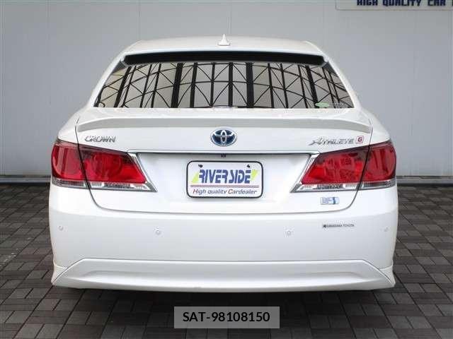 Toyota CROWN SEDAN 2013-08 8313873-24