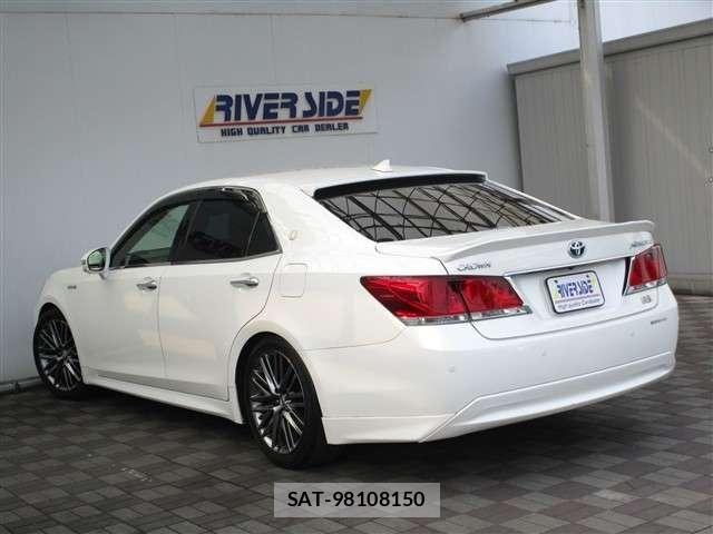 Toyota CROWN SEDAN 2013-08 8313873-25
