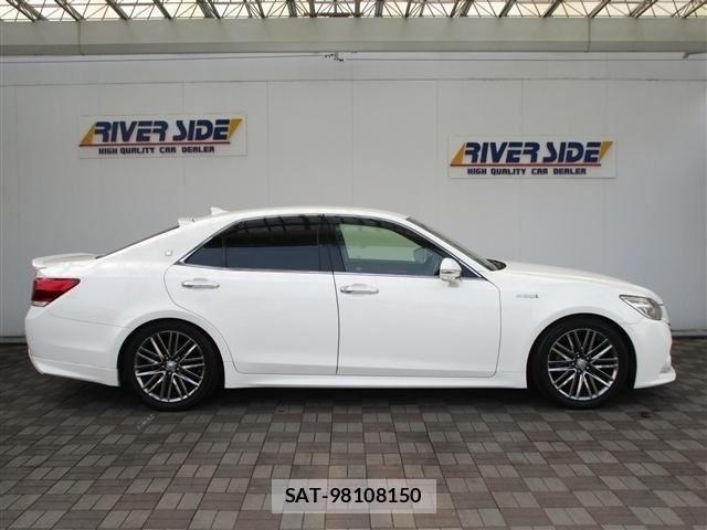 Toyota CROWN SEDAN 2013-08 8313873-4