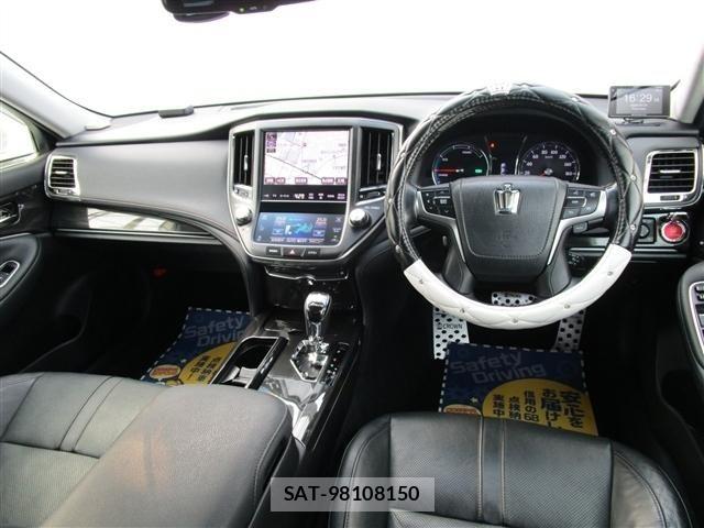 Toyota CROWN SEDAN 2013-08 8313873-6