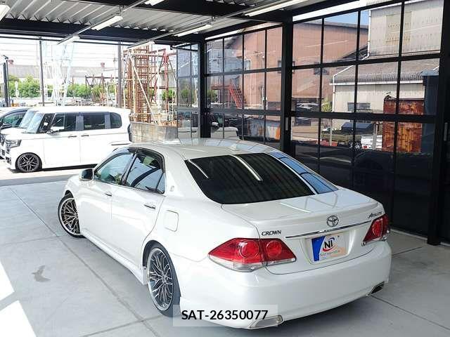 Toyota CROWN SEDAN 2010-12 8313878-15