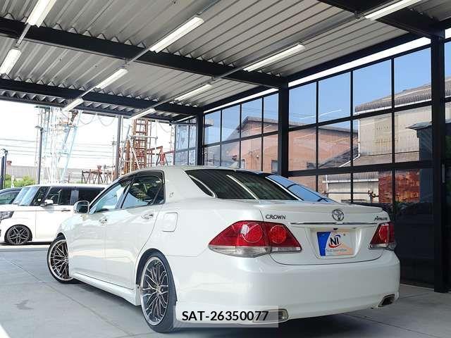 Toyota CROWN SEDAN 2010-12 8313878-16