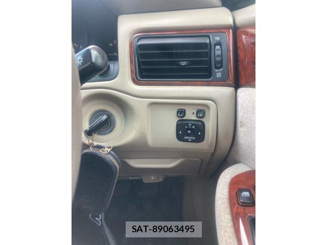 Toyota CROWN SEDAN 2000-09 8313894-19