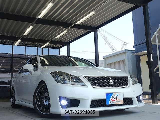 Toyota CROWN SEDAN 2011-12 8313879-13