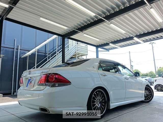 Toyota CROWN SEDAN 2011-12 8313879-6