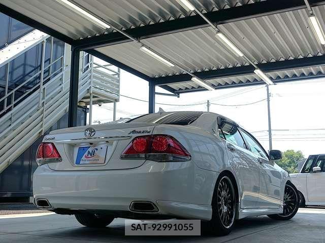 Toyota CROWN SEDAN 2011-12 8313879-8
