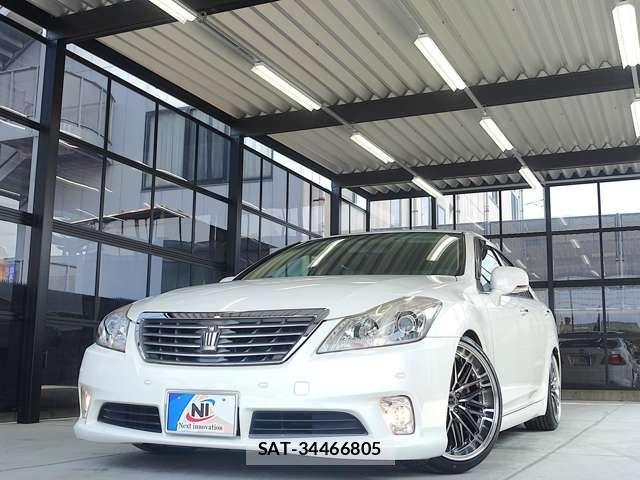 Toyota CROWN SEDAN 2011-12 8313882-2