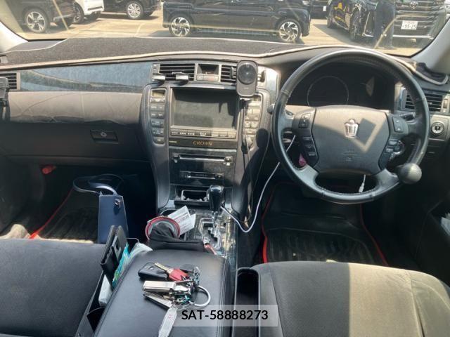 Toyota CROWN SEDAN 2004-06 8313903-12