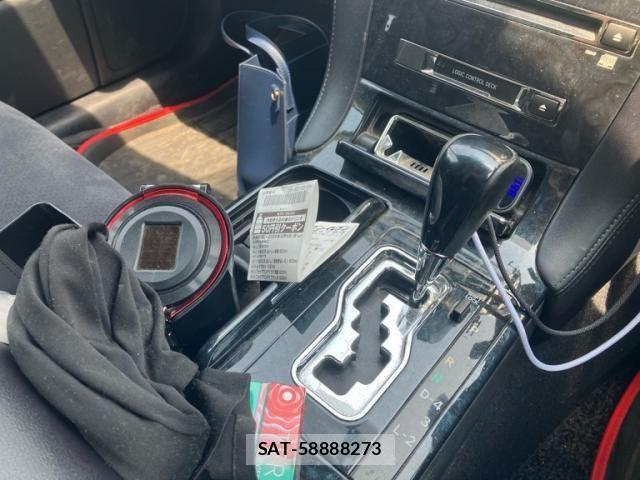 Toyota CROWN SEDAN 2004-06 8313903-16