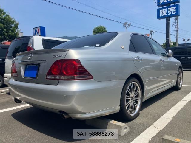 Toyota CROWN SEDAN 2004-06 8313903-1