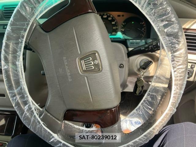 Toyota CROWN SEDAN 2003-12 8313893-11