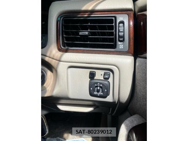 Toyota CROWN SEDAN 2003-12 8313893-12