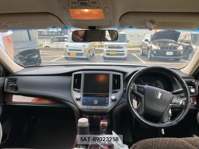 Toyota CROWN SEDAN 2013-05 8313883-11