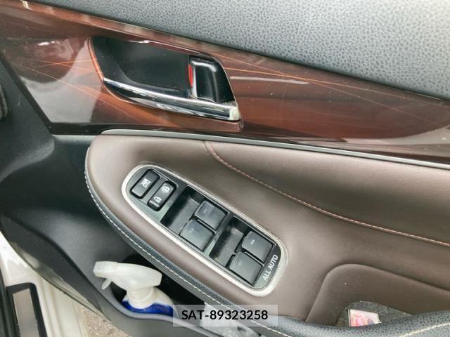 Toyota CROWN SEDAN 2013-05 8313883-13
