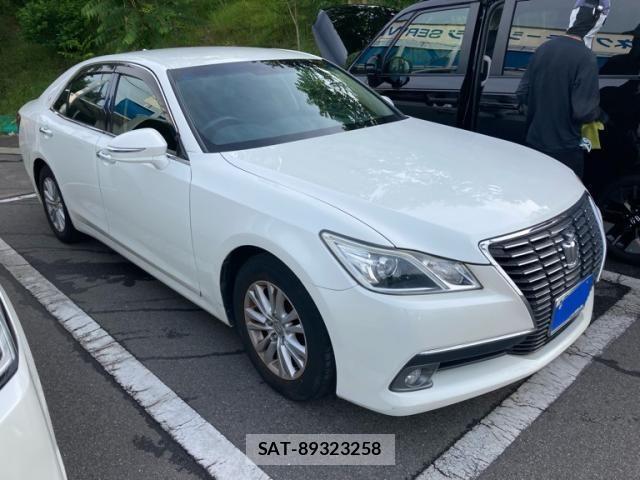 Toyota CROWN SEDAN 2013-05 8313883-1