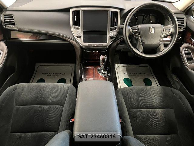 Toyota CROWN SEDAN 2015-12 8313877-26