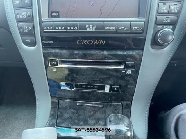 Toyota CROWN SEDAN 2004-05 8313907-16