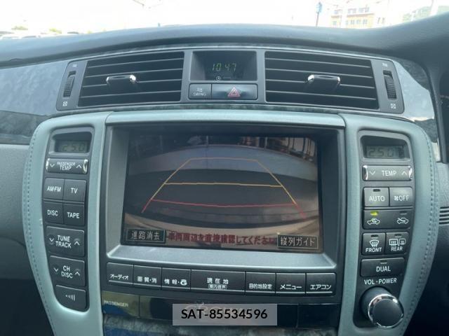 Toyota CROWN SEDAN 2004-05 8313907-18