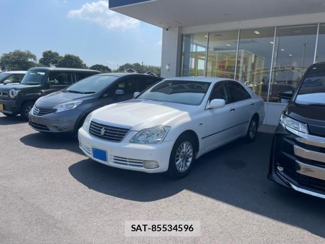 Toyota CROWN SEDAN 2004-05 8313907-1