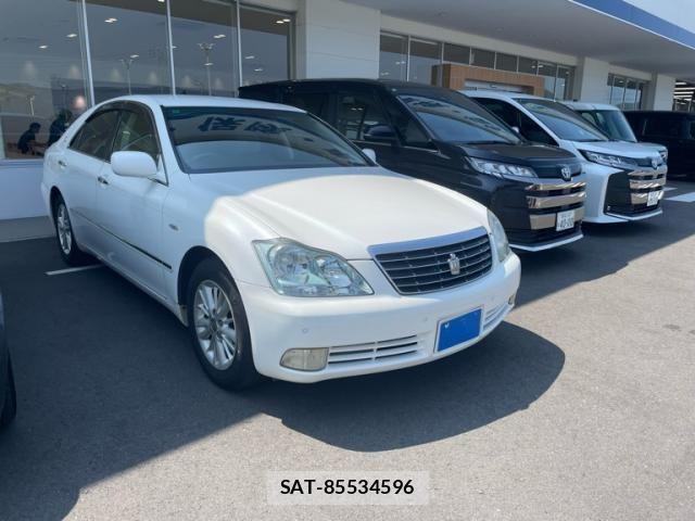 Toyota CROWN SEDAN 2004-05 8313907-2