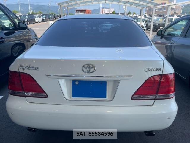 Toyota CROWN SEDAN 2004-05 8313907-3