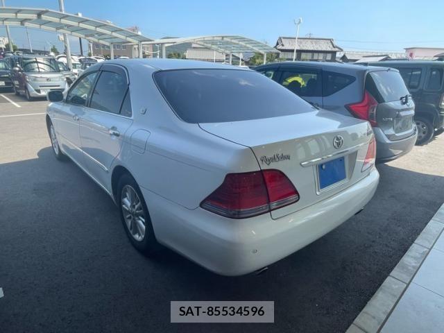 Toyota CROWN SEDAN 2004-05 8313907-5
