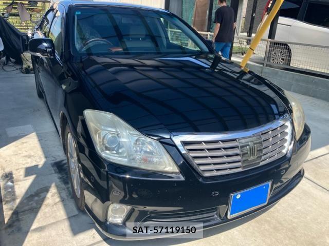 Toyota CROWN SEDAN 2010-08 8313885-1