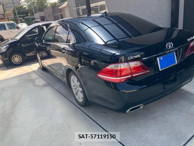 Toyota CROWN SEDAN 2010-08 8313885-3