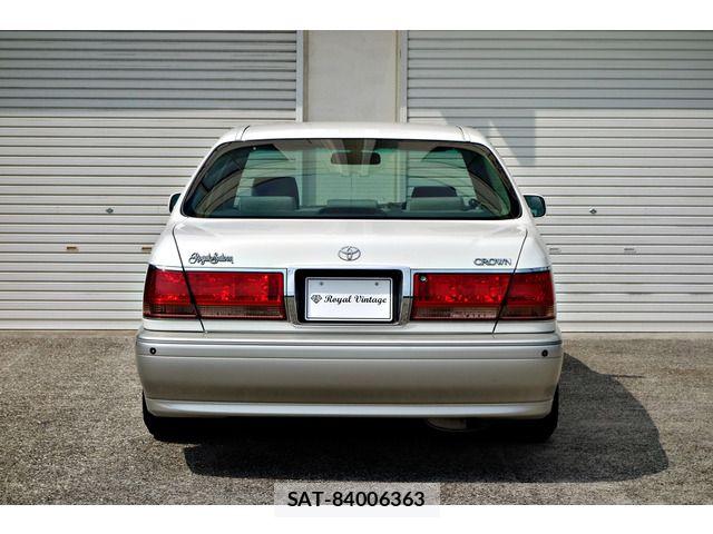 Toyota CROWN SEDAN 2003-11 8313881-1
