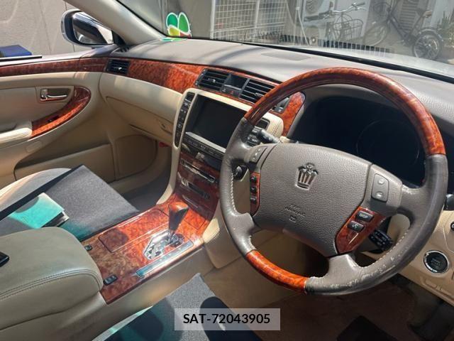Toyota CROWN SEDAN 2004-03 8313902-13