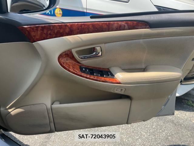 Toyota CROWN SEDAN 2004-03 8313902-16