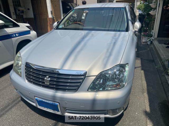 Toyota CROWN SEDAN 2004-03 8313902-1