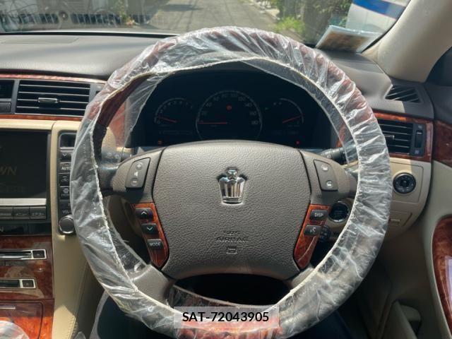 Toyota CROWN SEDAN 2004-03 8313902-17