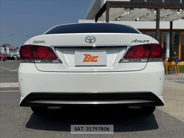 Toyota CROWN SEDAN 2013-09 8334509-13