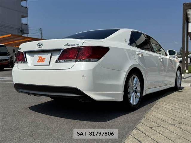 Toyota CROWN SEDAN 2013-09 8334509-14