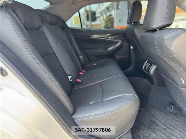 Toyota CROWN SEDAN 2013-09 8334509-18