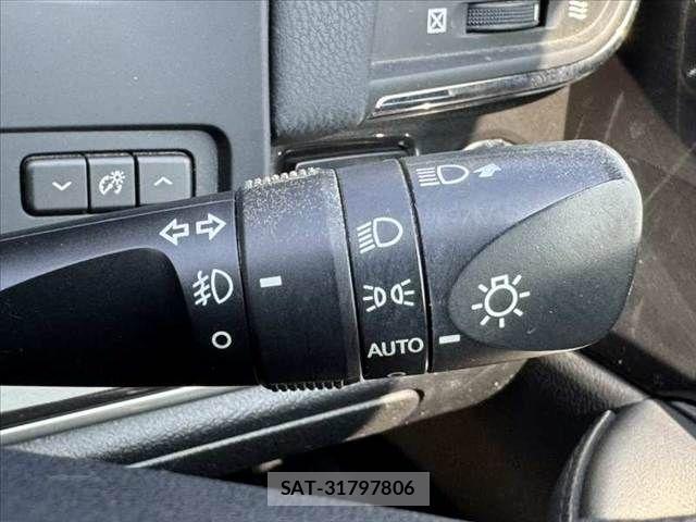 Toyota CROWN SEDAN 2013-09 8334509-23