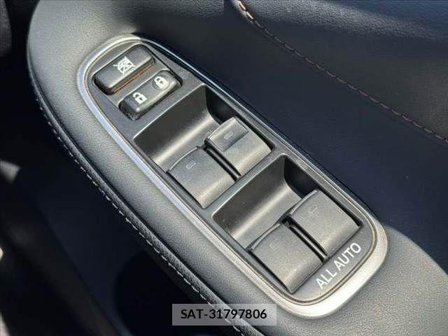 Toyota CROWN SEDAN 2013-09 8334509-26