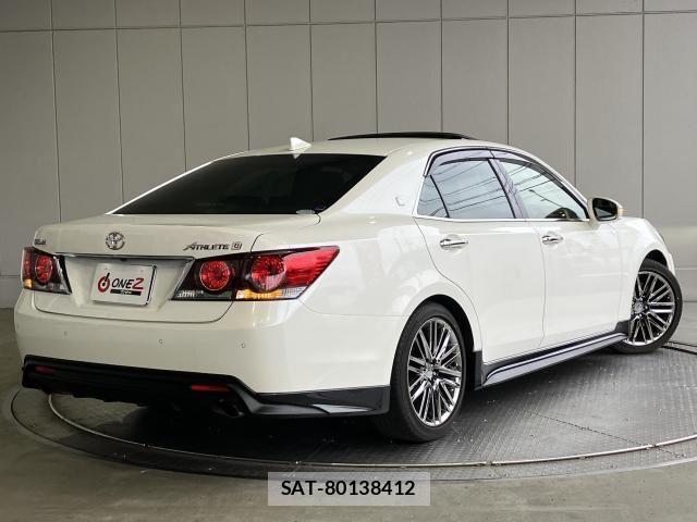 Toyota CROWN SEDAN 2017-06 8335334-26